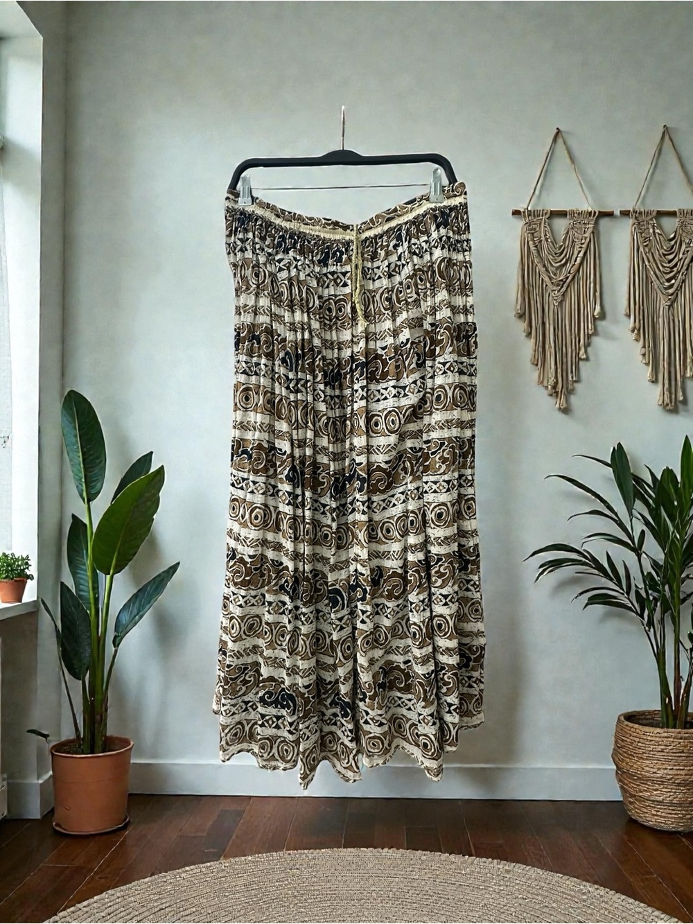 Revue Lightweight Cotton Full Flowy Maxi Skirt. Boho/Tribal Print. Size: Medium